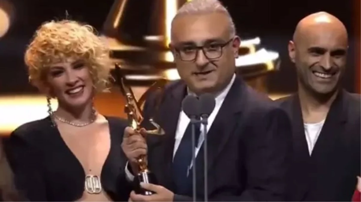 Onur Atilla Kerem Bürsin taklidiyle herkesi kahkahaya boğdu