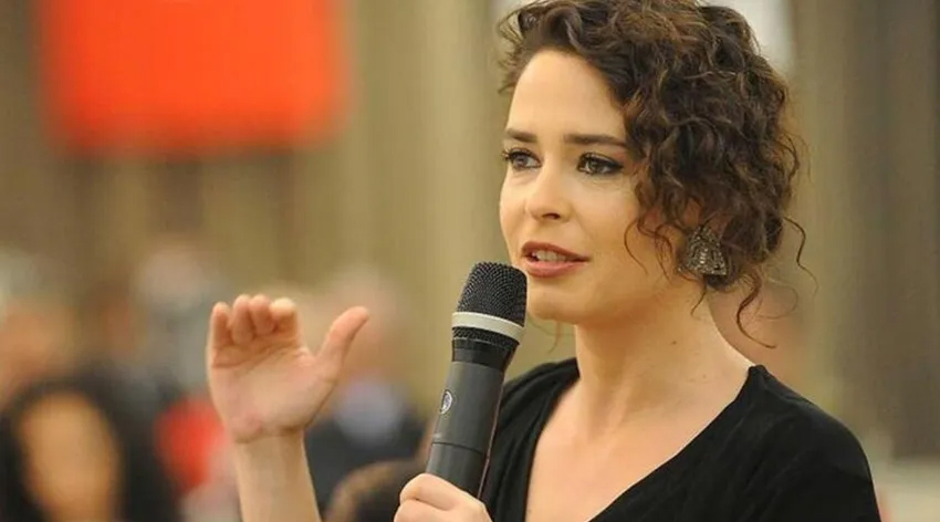 Pelin Batu'dan adaylık açıklaması!