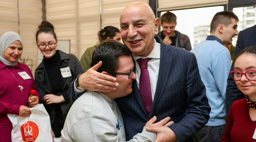 Başkan Altınok Keçiören'de özel bireylerle buluştu