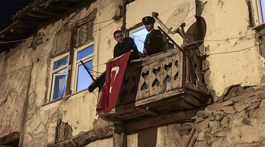 Şehit Yasin Karaca'nın evini devlet yeniden yaptıracak!