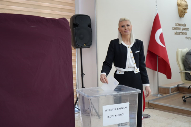 AK Parti ve MHP, İYİ Parti'den istifa eden adayı destekleyince CHP Bilecik'te belediye başkanlığını kaybetti
