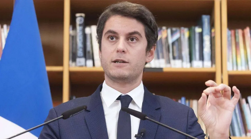 Fransa'nın ilk eşcinsel başbakanı Gabriel Attal oldu