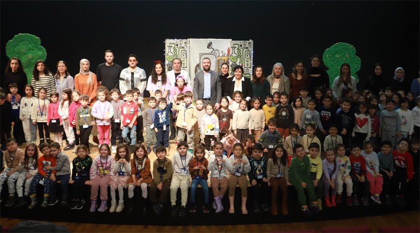 Kartal Belediyesi’nden kreş öğrencilerine çocuk oyunu
