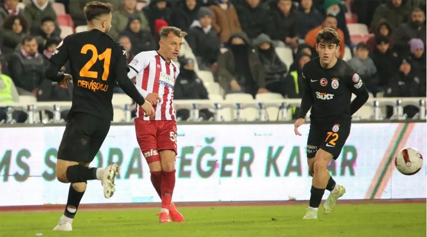 Galatasaray'dan zirve yolunda kritik puan kaybı