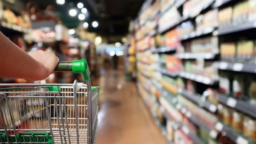 Market raflarında emekliye ek zam dalgası!