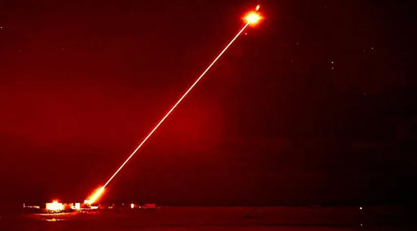 İngiltere’nin son teknoloji lazer silahı!