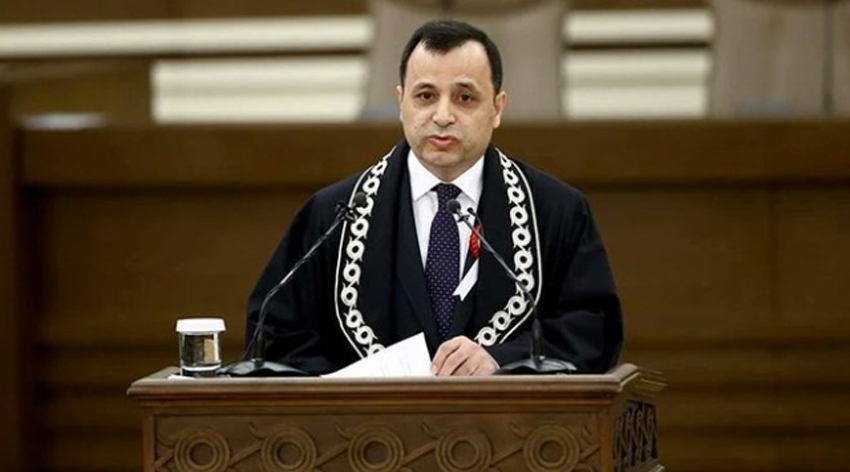 AYM Başkanı Arslan'dan sert çıkış!