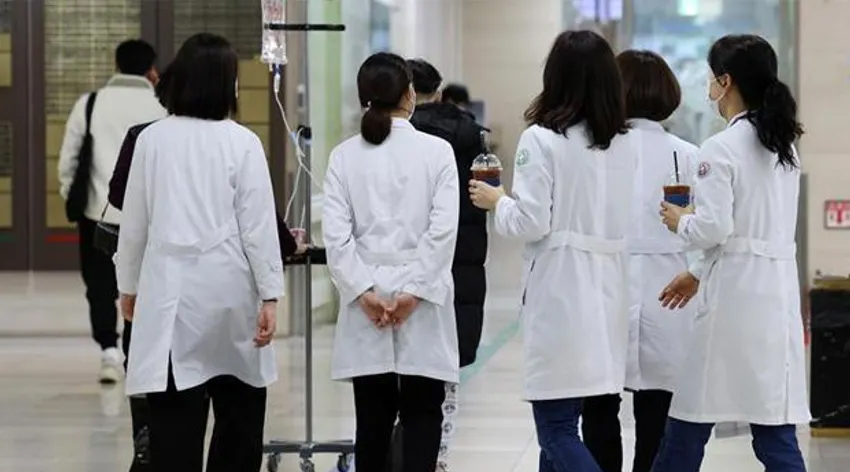 Güney Kore'de bin 600’den fazla doktor grevde!