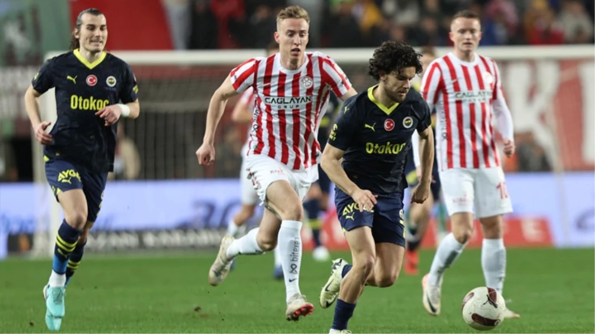 Fenerbahçe, Antalyaspor'u deplasmanda devirdi