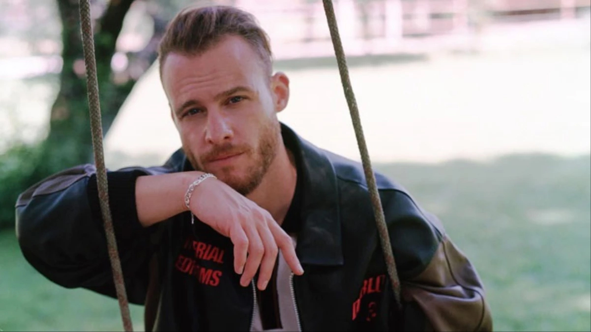 Kerem Bürsin'den üzen haber!