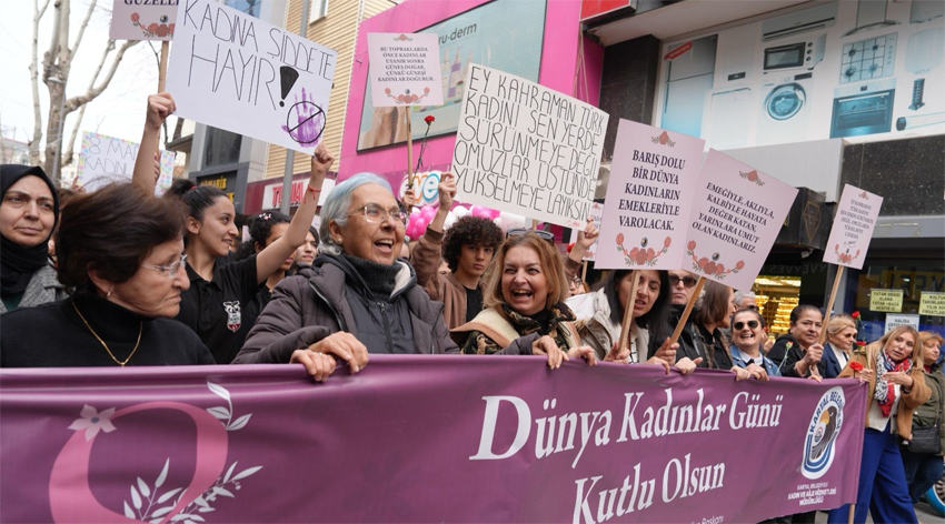 Kartallı kadınlar 8 Mart Dünya Kadınlar Günü’nde tek ses oldu