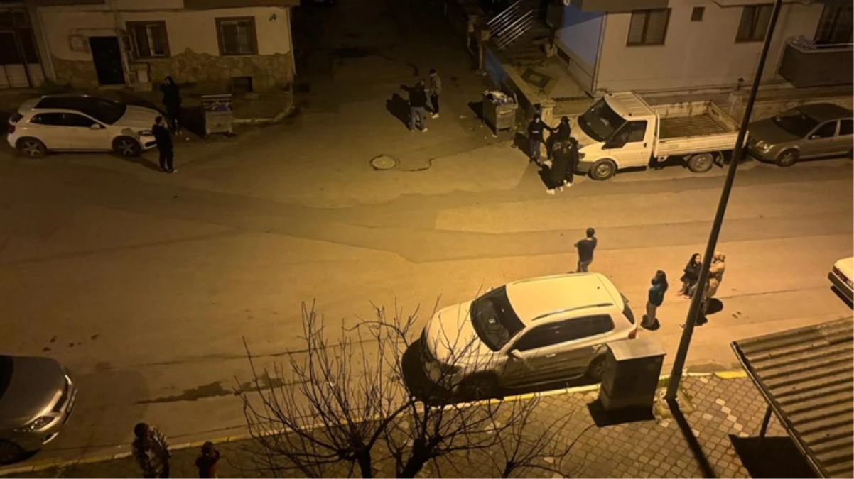 Çanakkale'de depremi hisseden vatandaşlar sokağa döküldü