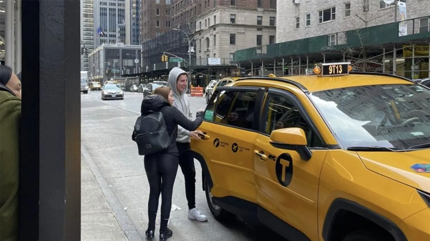 Eylem Tok ve oğlu New York'ta görüntülendi!