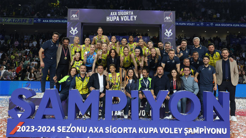 Fenerbahçe, Eczacıbaşı'nı yenerek kupayı kaldırdı