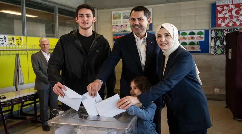 AK Parti İBB Başkan Adayı Murat Kurum oyunu kullandı