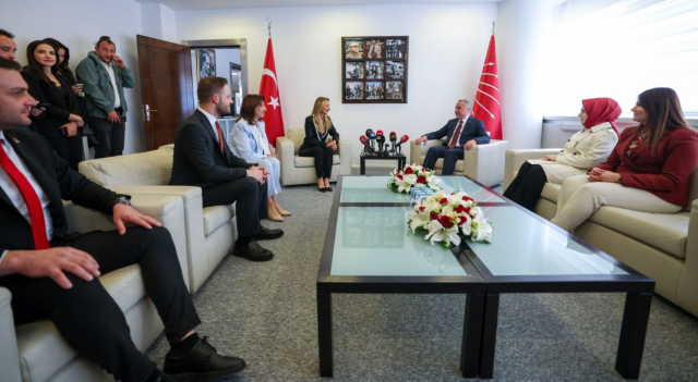 AK Parti ve CHP bayramlaştı! Ana gündem maddesi ekonomiydi