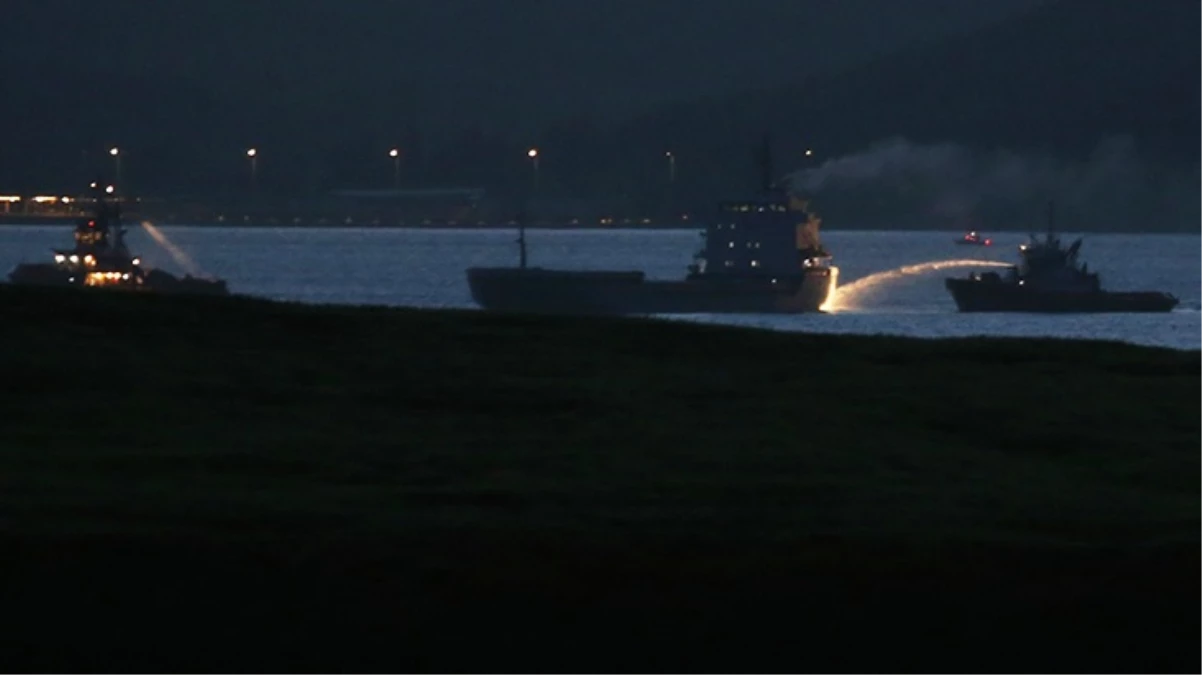 Çanakkale Boğazı'nda korkutan gemi yangını