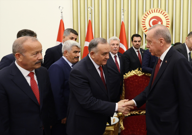 Cumhurbaşkanı Erdoğan, CHP lideri Özel ile TBMM'de kısa bir görüşme gerçekleştirdi: Haftaya bir araya geleceğiz