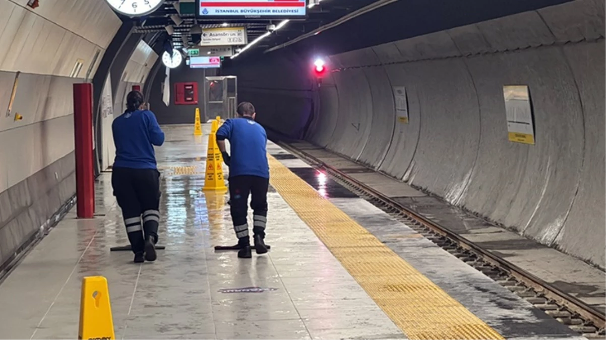 İstanbul'da Yenibosna metro istasyonunu su bastı