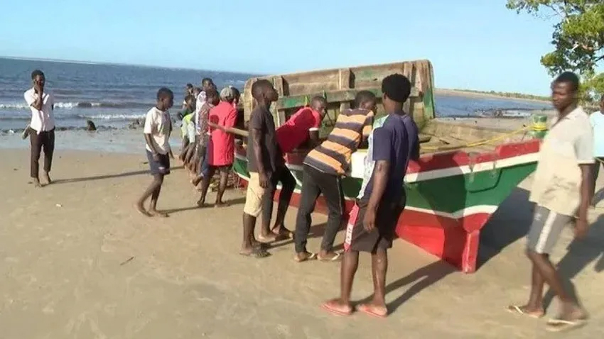 Mozambik'te feribot devrildi: 96 öldü 26 kayıp