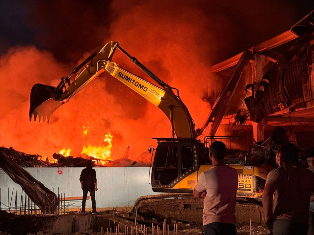 Adana'da elektrikli bisiklet fabrikasında yangın