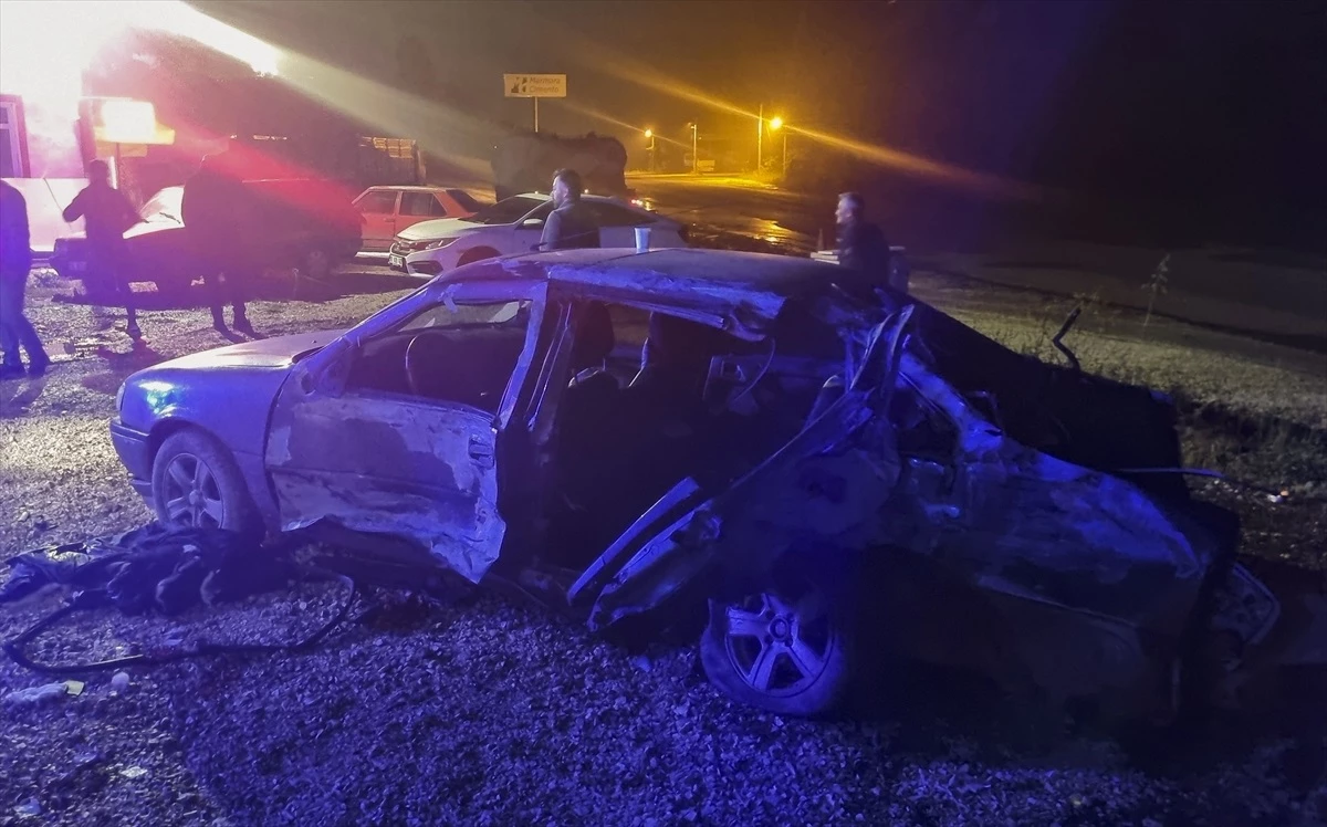 Düzce'de otomobil ile tır çarpıştı: 5 yaralı