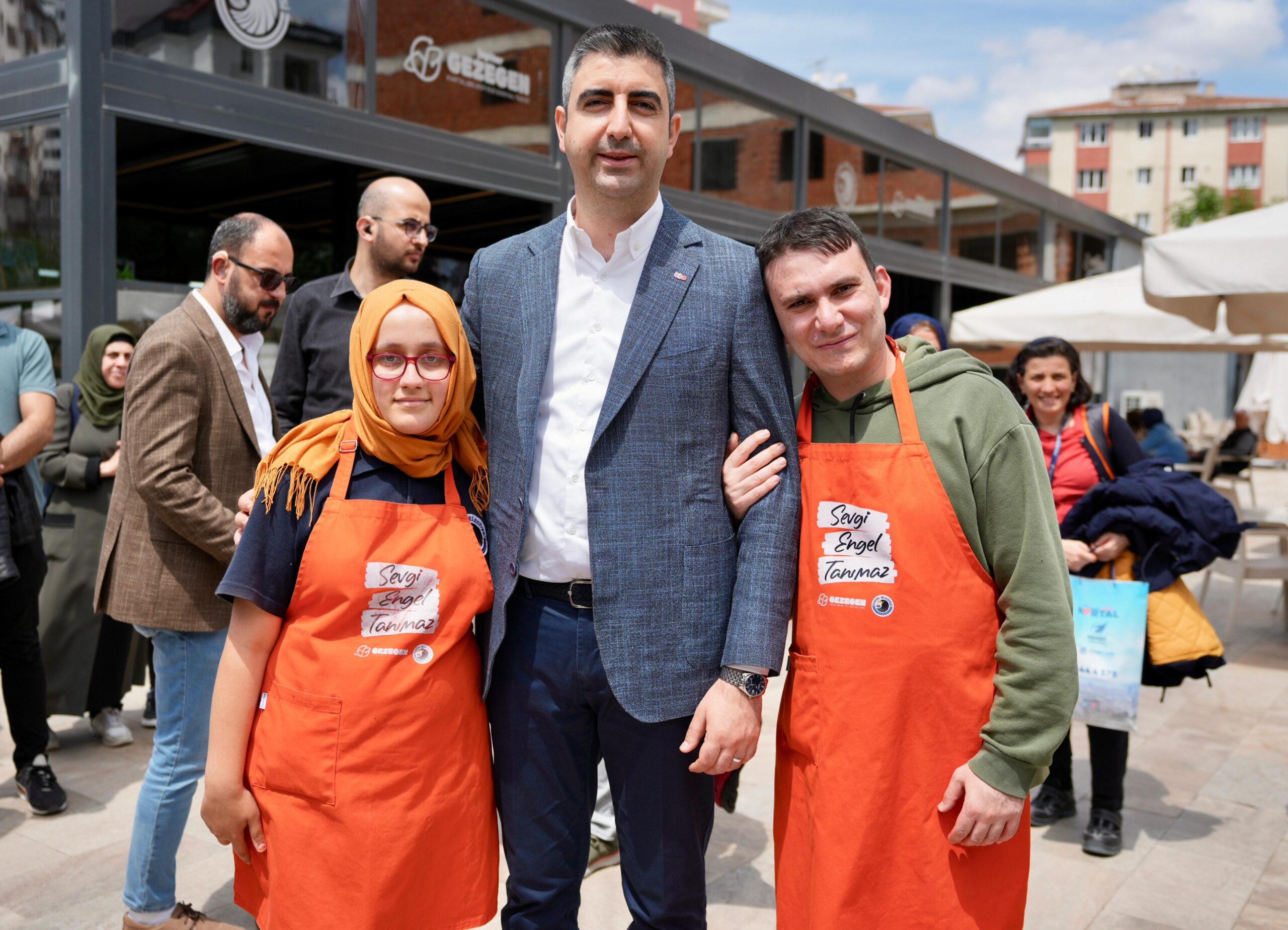 Kartal Belediyesi’nden engelliler haftası yemeği