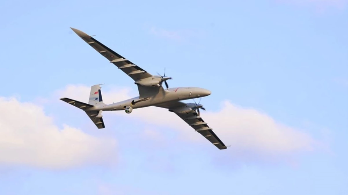 İHA’lardan düşen helikoptere yardım!