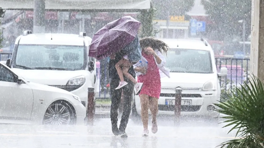 6 ile sarı kodlu uyarı: Kuvvetli yağış!