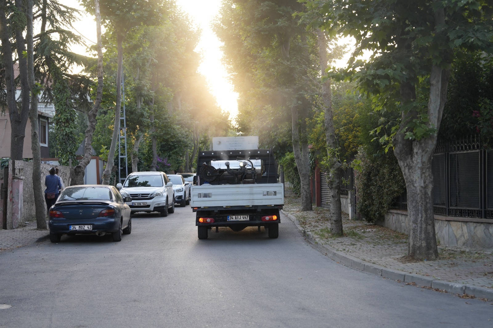 Kartal Belediyesi  ilçede uçkun ve larva ile mücadele kapsamında ilaçlama çalışmalarına başladı