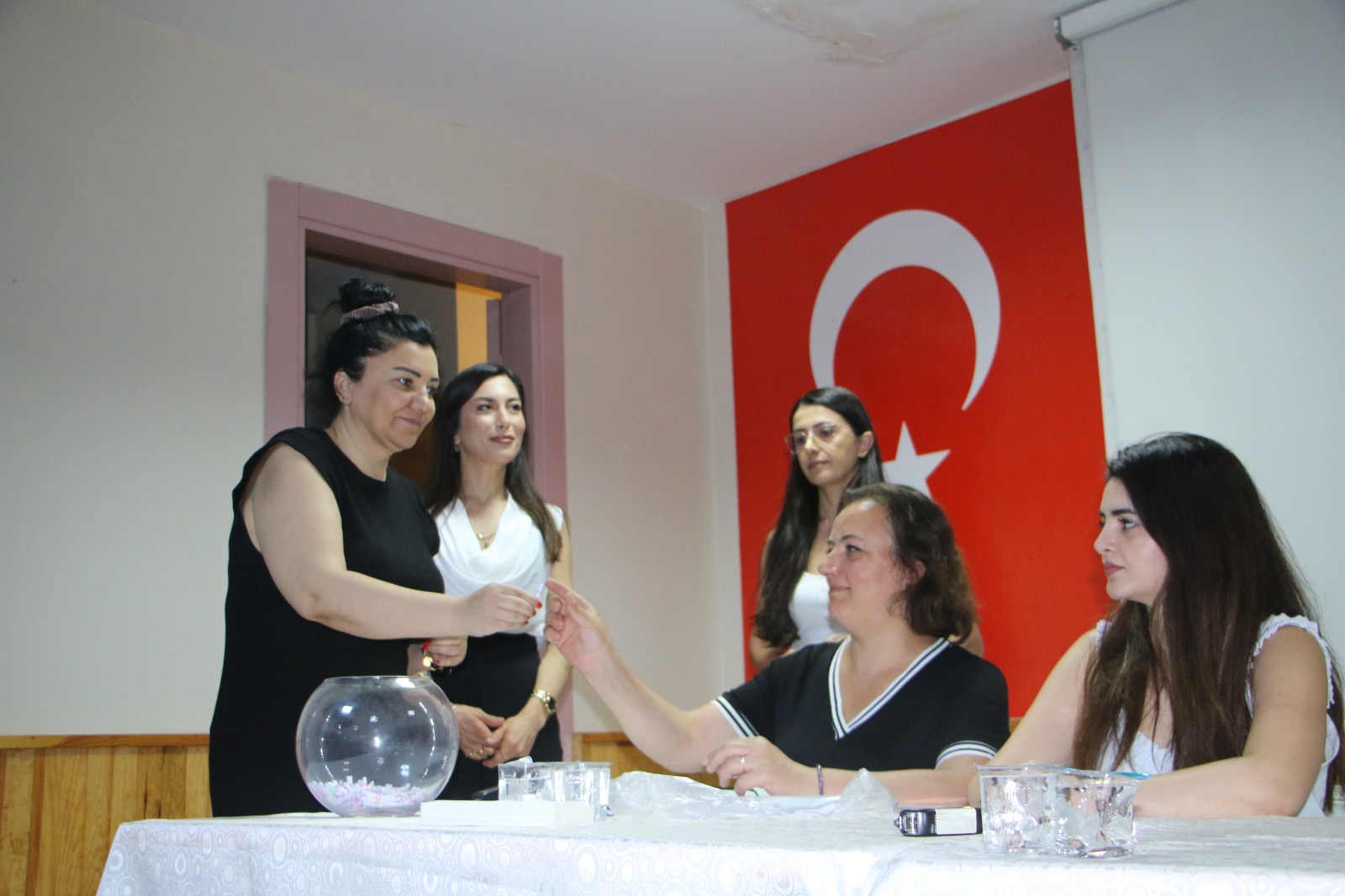 Kartal Belediyesi kreş kayıtları için noter huzurunda kura çekildi