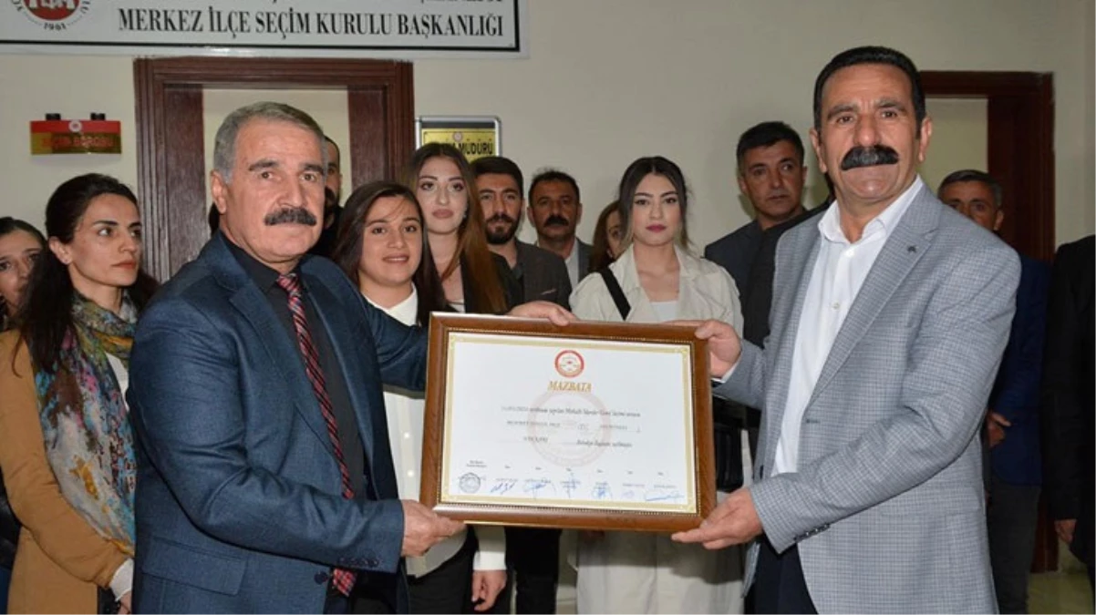 Hakkari Belediye Başkanı yüklü miktarda para ile yakalanmış