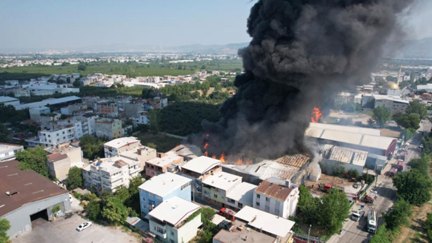 Bursa'da geri dönüşüm fabrikasında yangın
