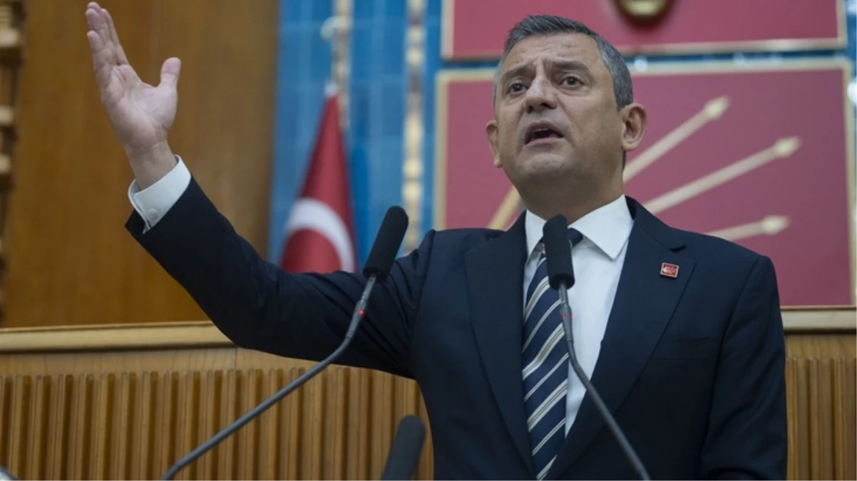 Özgür Özel'den başıboş köpek düzenlemesine tepki
