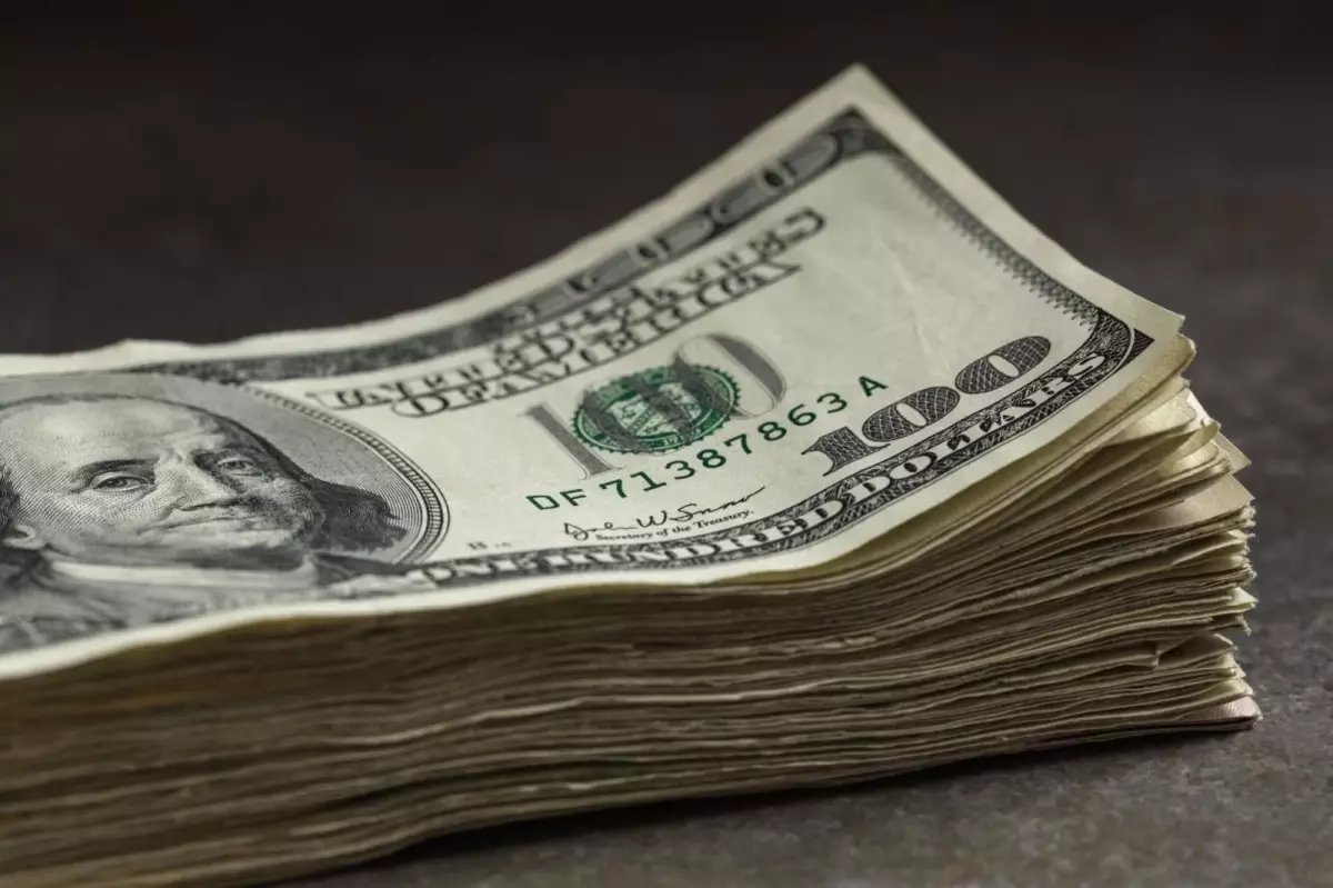 Dolar 50 liraya koşuyor