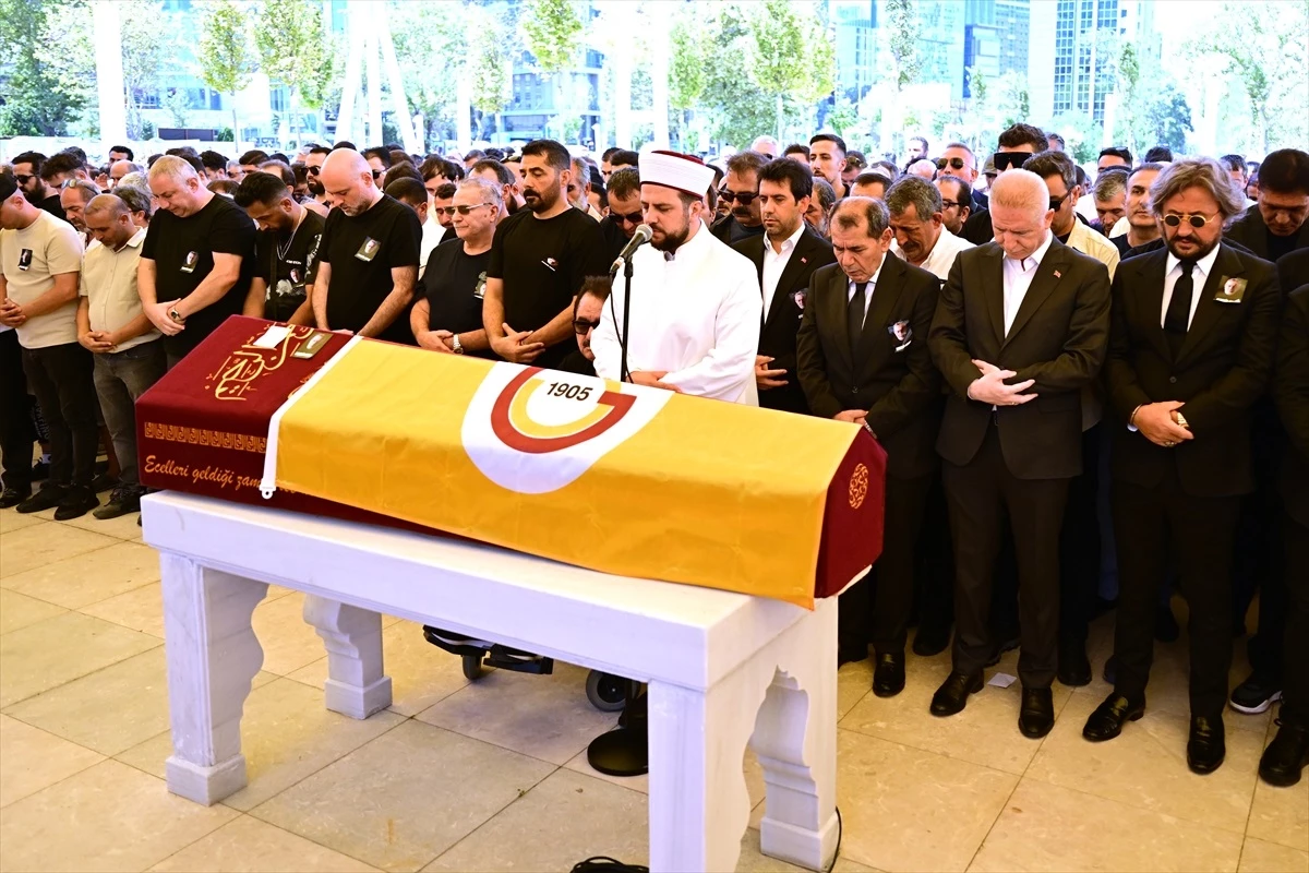 Aydemir Akbaş'ın cenazesinde arbede!