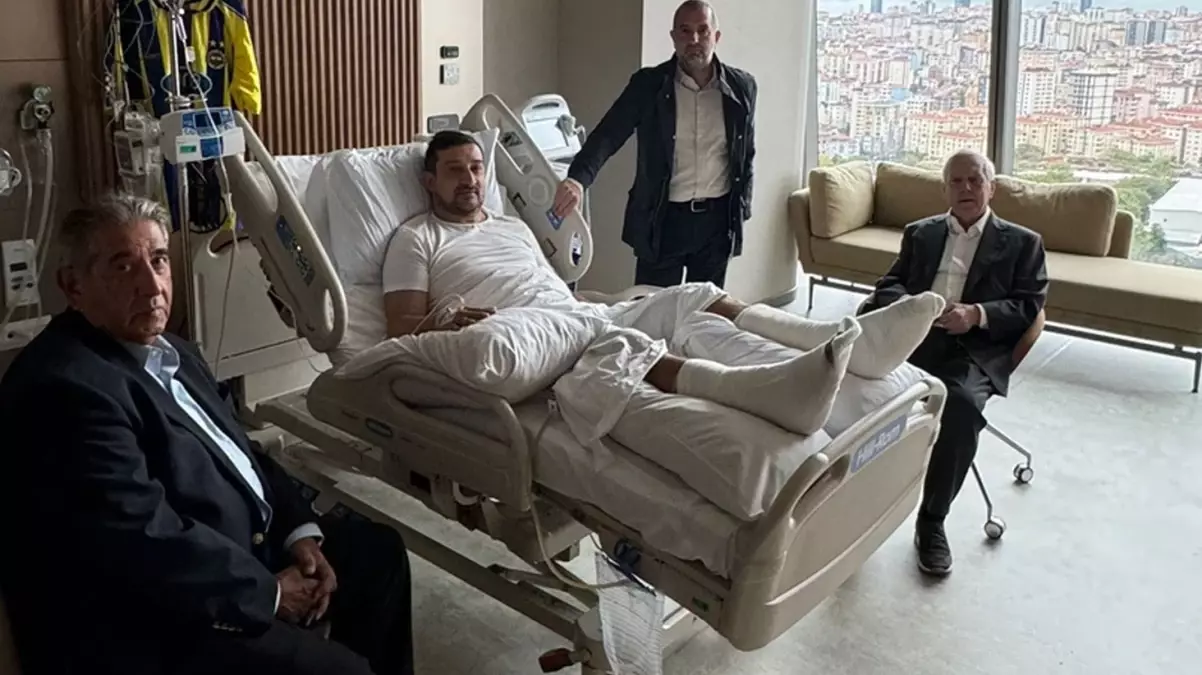 Aziz Yıldırım, Serhat Akın'ı ziyaret etti