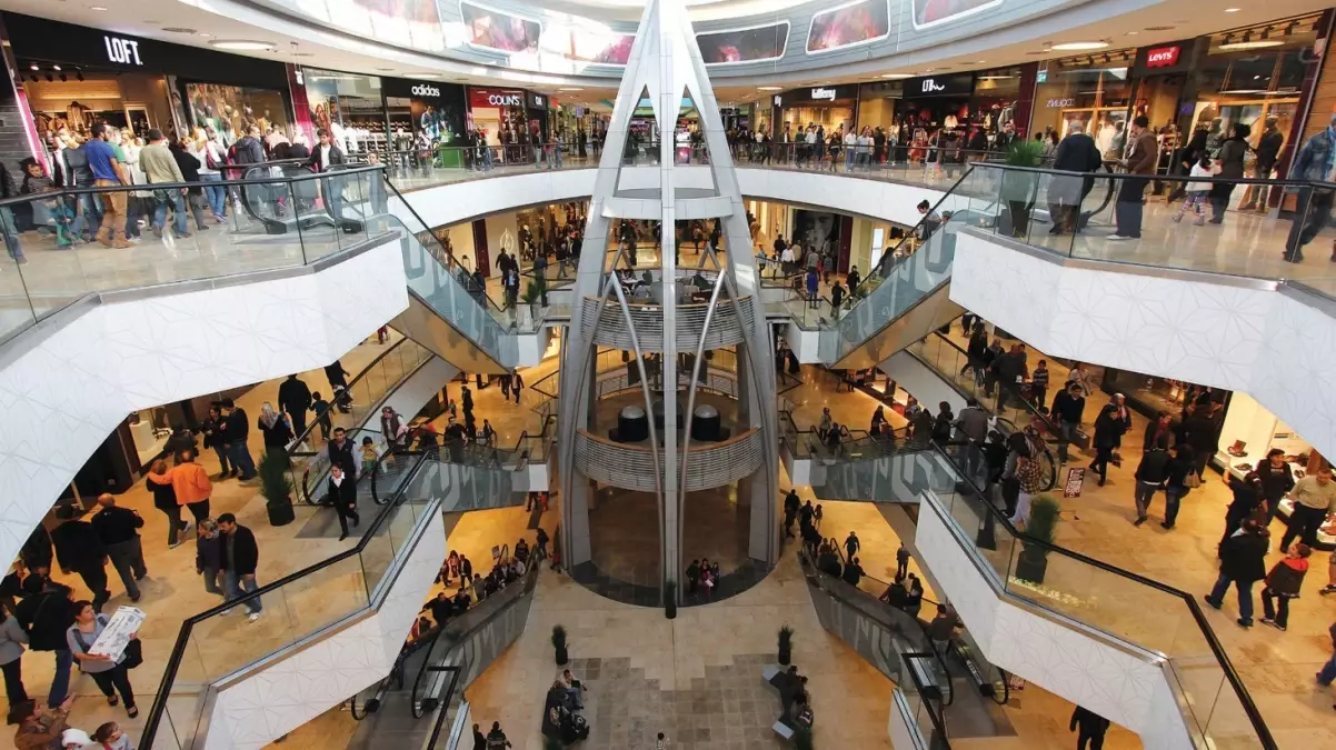 İstanbul'daki dev AVM'nin arsası satılıyor
