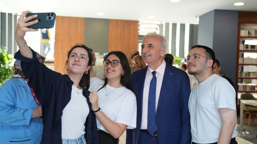 Ümraniye Belediyesi'nden Üniversiteli Gençlere Büyük Destek