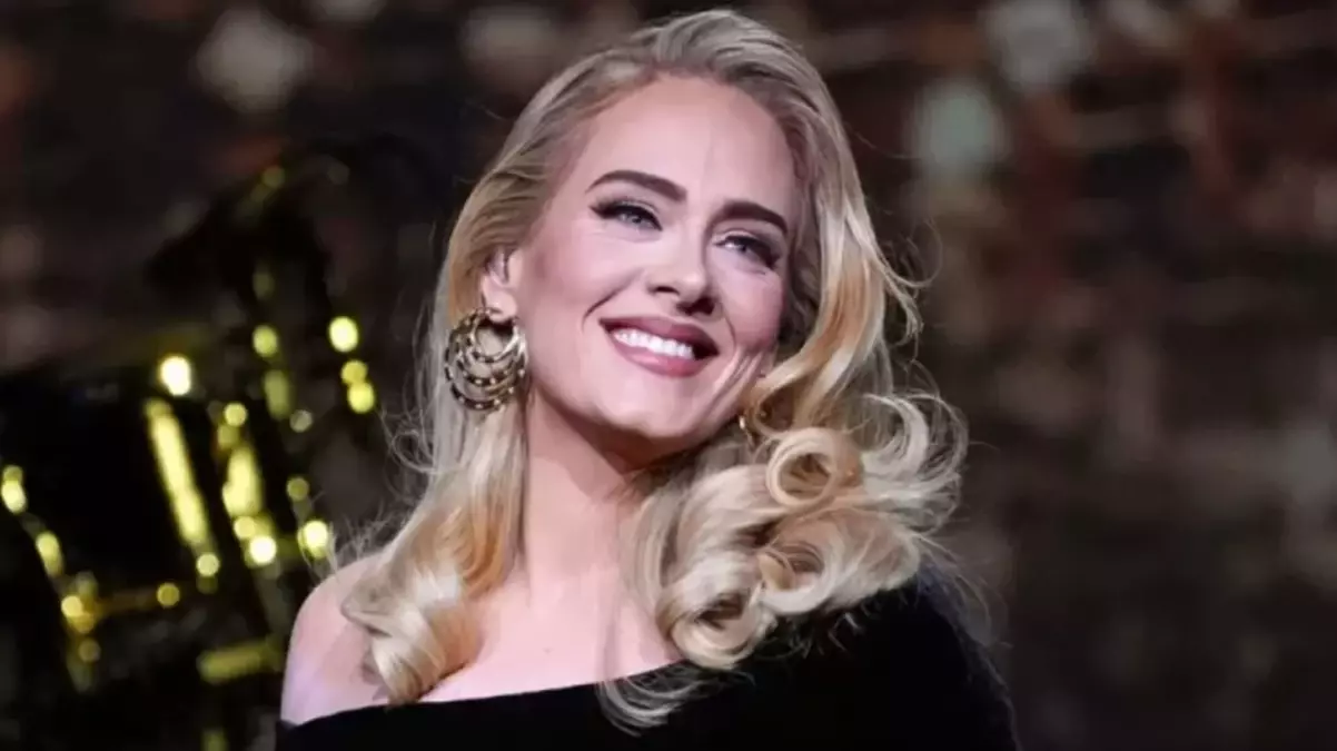 Adele'den hayranlarını üzen haber