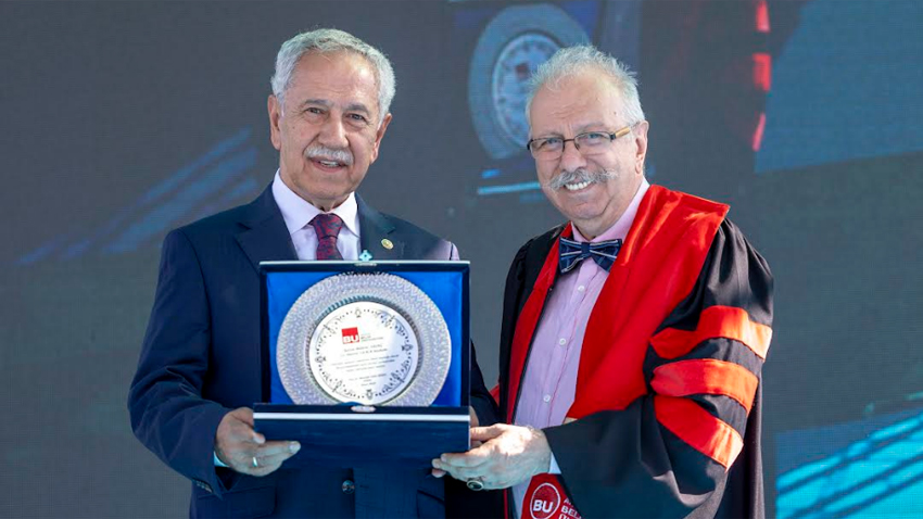 Belek Üniversitesi'nde ilk ders Bülent Arınç'tan