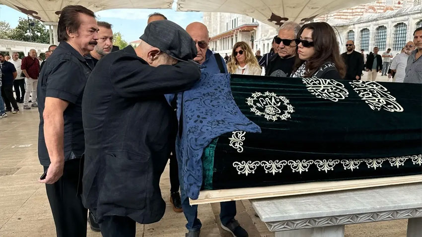Mazhar Alanson'un kızına vedası yürekleri dağladı