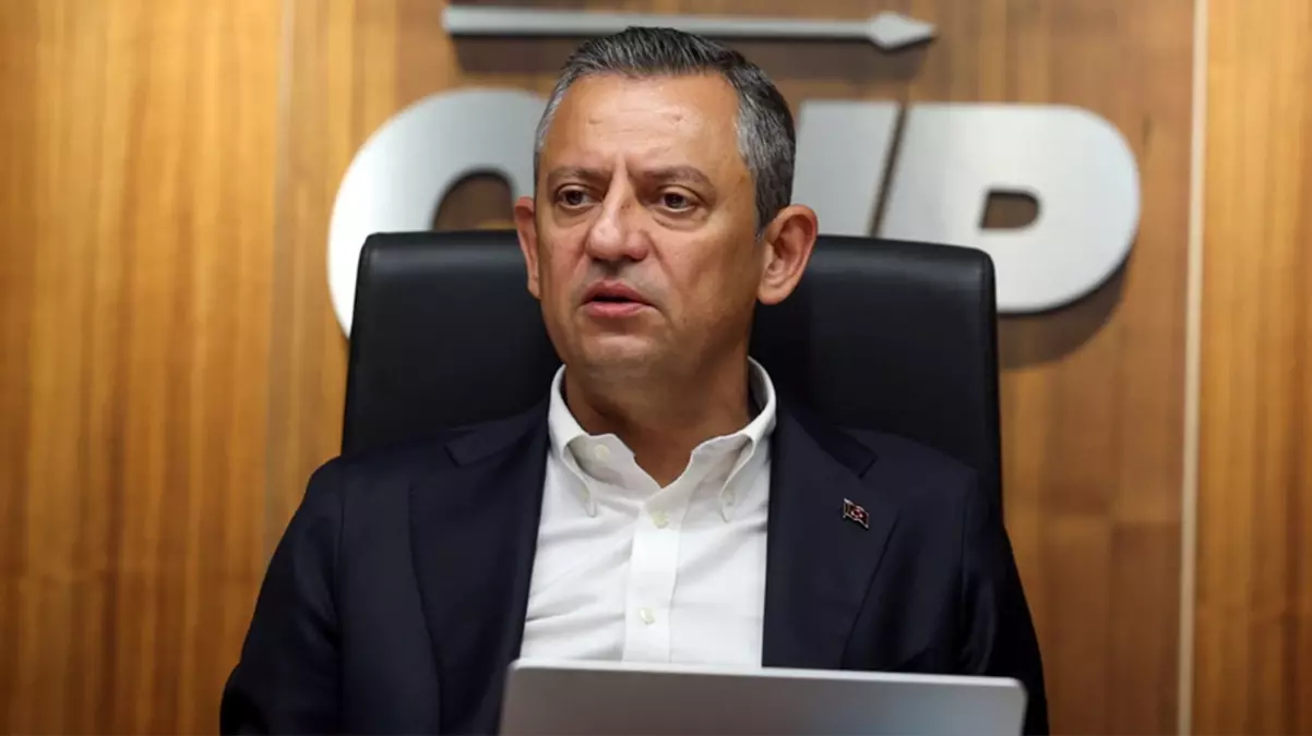 İşte Özgür Özel'in masasındaki son anket