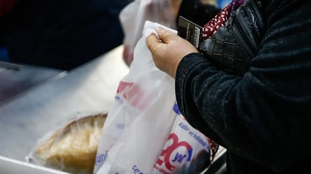Plastik poşetlerin fiyatı değişiyor