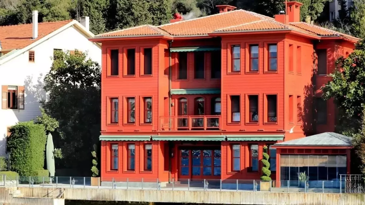 Boğaz'ın meşhur 'kırmızı yalısı' satıldı