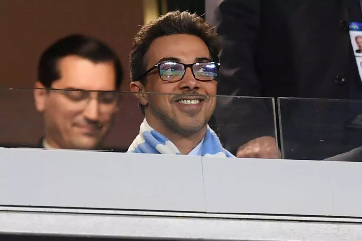 Galatasaray'ın yıldızı Lucas Torreira'ya göz diktiler