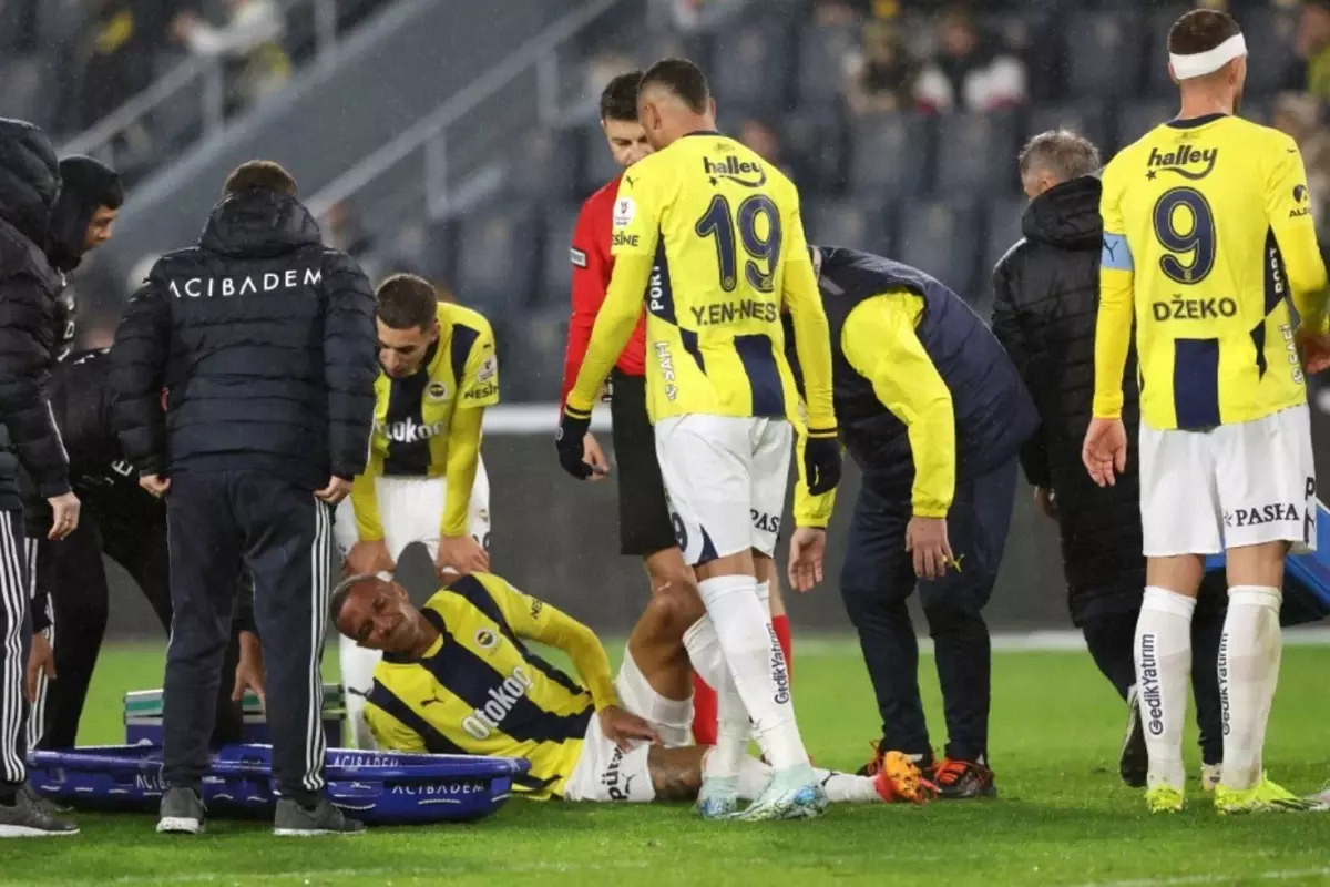 Fenerbahçe'nin yıldızı Rodrigo Becao ameliyat oldu