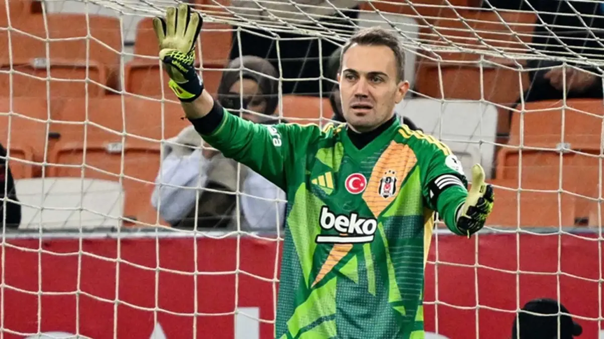 Fenerbahçe'de Mert Günok geri dönüyor!