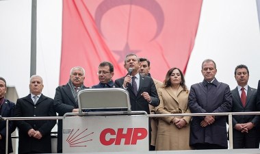 Özgür Özel'den Rıza Akpolat'a destek