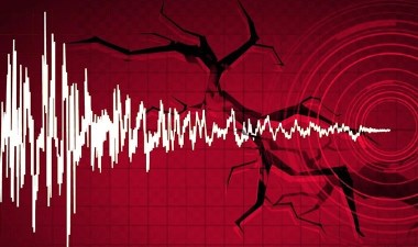 Ege Denizi'nde 5 büyüklüğünde deprem!